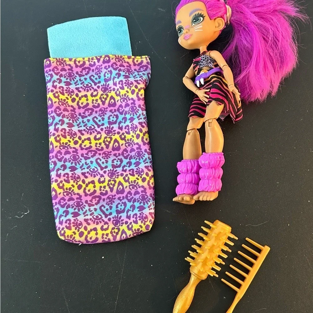 Mattel Cave Club Roaralai Doll with sleeping bag/hair comb/brush/comb toys lot 5